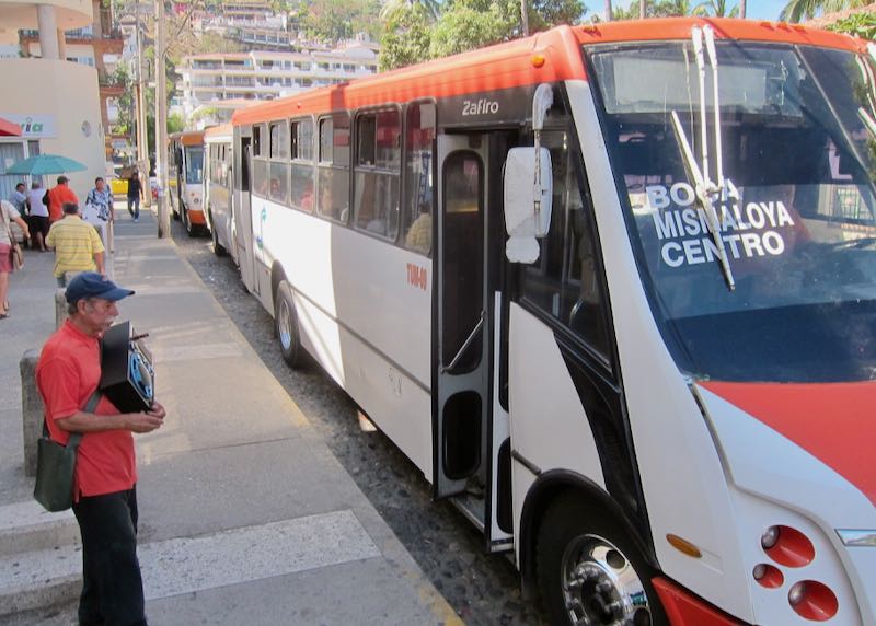 Bus from Puerto Vallarta to Mismaloya.