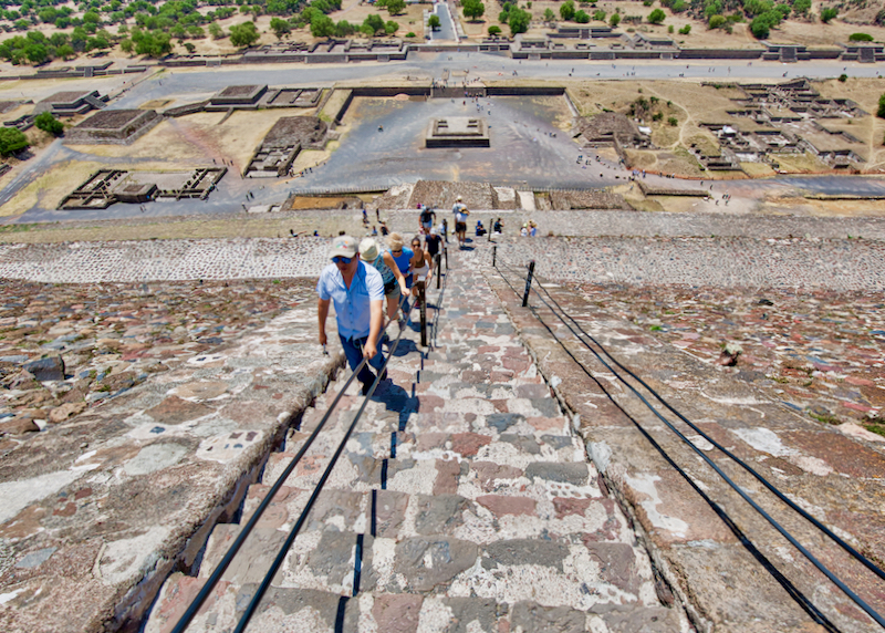 Teotihuacan pyramid climbing steps
