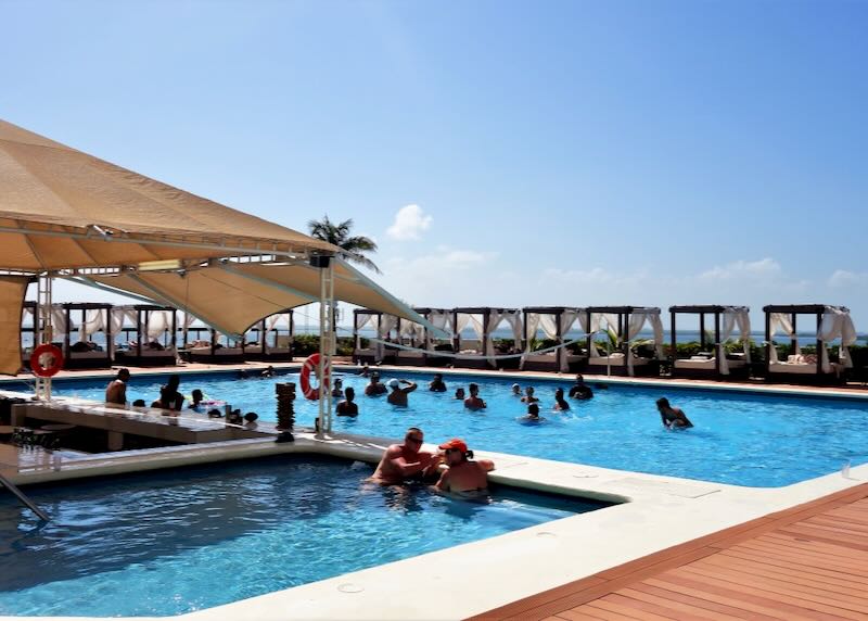 Crown Paradise Club Hotel in Cancun