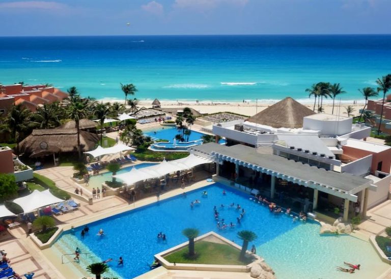 best hotels in cancun for families