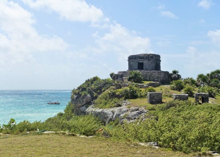 biking to tulum ruins