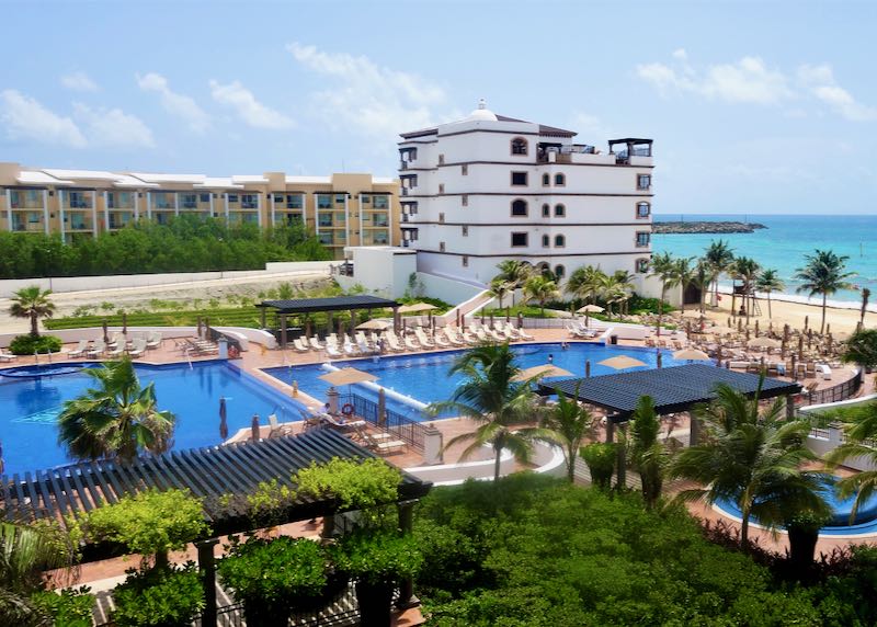 Cancun apartments for families.