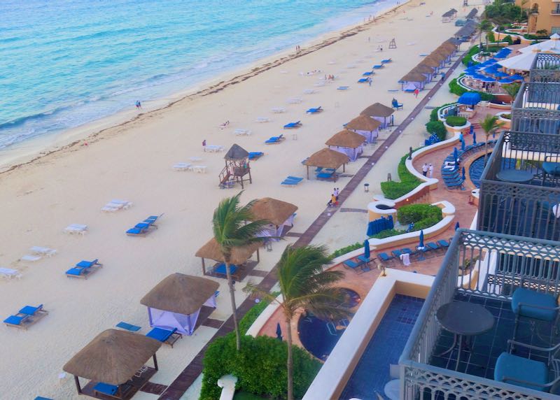 Family-friendly beach hotel in Cancun.