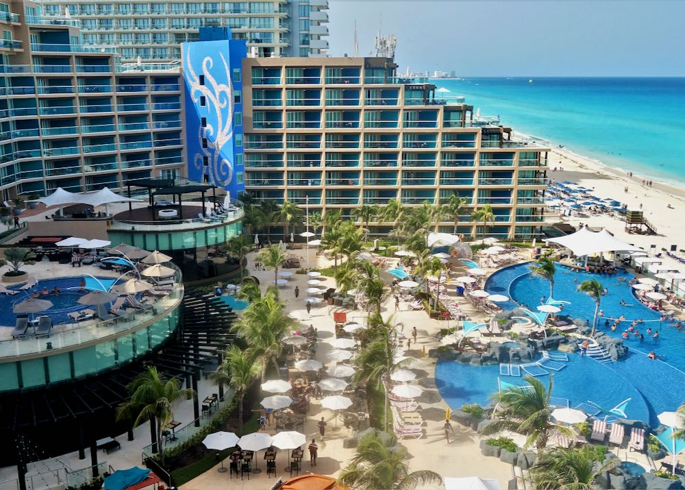 Cancun hotel for nightlife, live music, honeymooners, and couples.