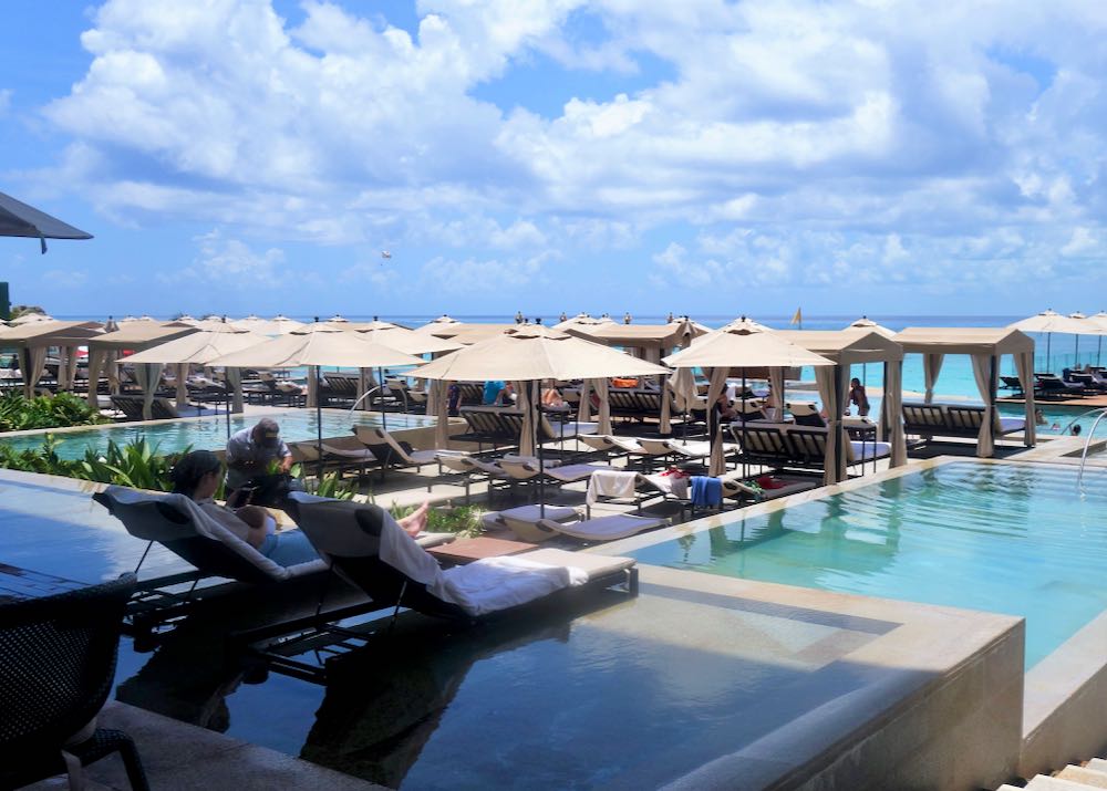 Five star resort with pool and spa in Playa del Carmen.
