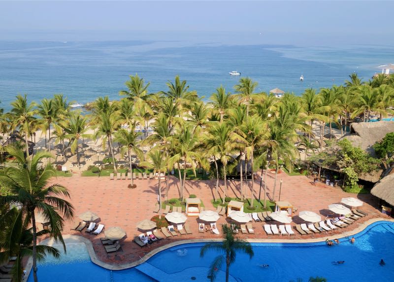 Puerto Vallarta hotel on best swimmable beach.