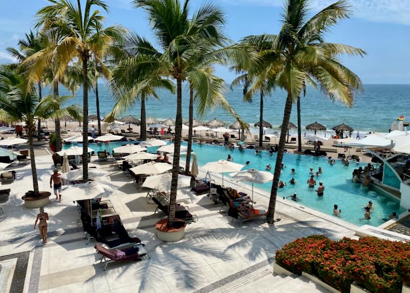 Hotel with beachfront pool in Puerto Vallarta.