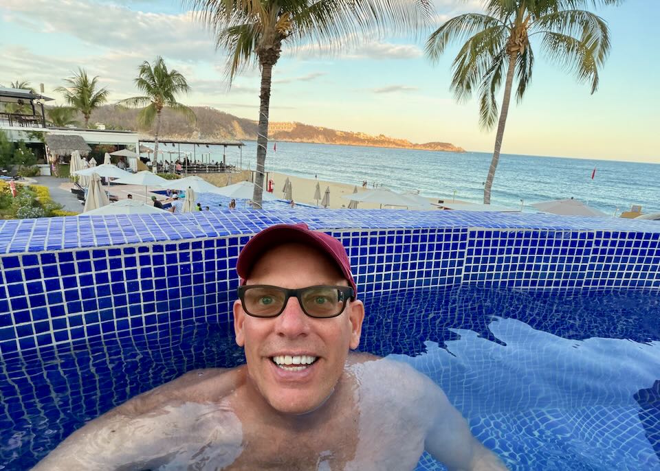 Beach hotel with private pool in Huatulco.