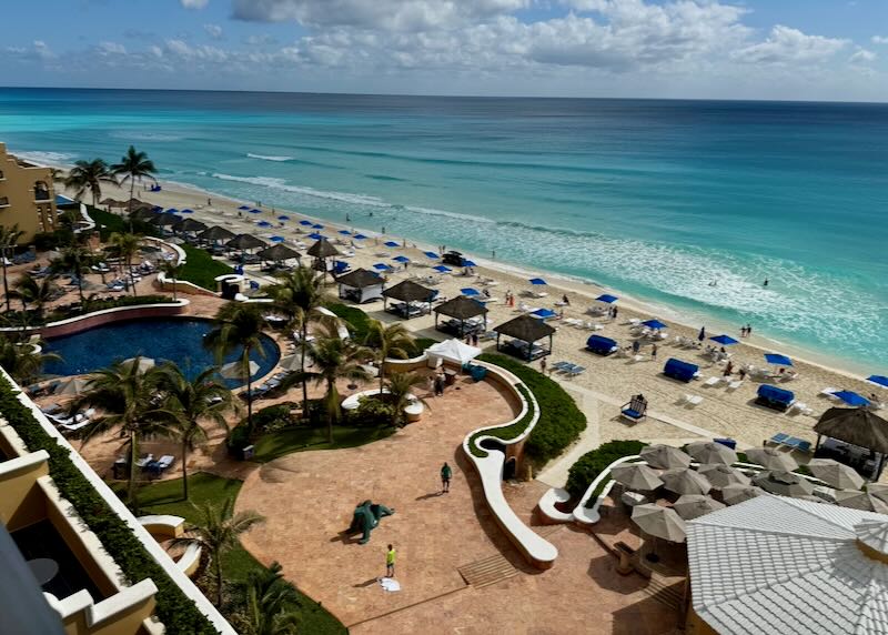 Cancun hotel with kid-friendly beach.
